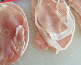 Foto del paso 3 de la receta: Rollitos de cinta de lomo