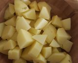 A picture of step 3 of Potato pea curry.