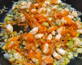Foto del paso 3 de la receta: Tagliatele (pasta fresca) con langostinos y calabacín