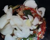 Foto langkah ke 2 dari resep Ikan buri kecap pedas.