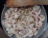 Rozmaringos csirke mustáros gombaraguval recept fázis 1 fotója