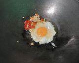 Foto langkah ke 4 dari resep Mie Goreng Bumbu Simpel Pedas.