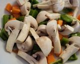 Foto del paso 4 de la receta: Carrilleras ibéricas estofadas con garbanzos