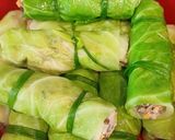 Hình bước làm 2 của món Cải bắp cuộn tôm, thịt