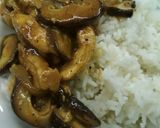 Foto langkah ke 5 dari resep Ayam Jamur Lada Hitam.