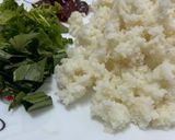 A picture of step 1 of Left over idli upma.