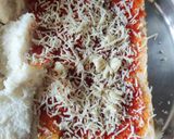 A picture of step 2 of Cheese veggie bun.