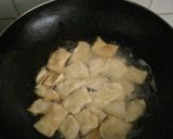 Foto langkah ke 4 dari resep Kue Keripik Bawang.