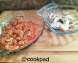 Foto del paso 2 de la receta: Fideuà de rape y navajas con fumet de rape y alga fucus