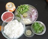 தக்காளி குடைமிளகாய் சாதம்(Thakkali kudaimilakaai saatham recipe in tamil) ரெசிபி ஸ்டேப் 1 புகைப்படம்