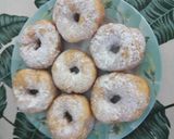 Foto langkah ke 5 dari resep Donat Dadakan.