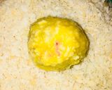 Foto langkah ke 8 dari resep Macaroni Cheese Ball.