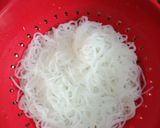 Foto langkah ke 1 dari resep Bihun Goreng Putih.