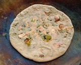 A picture of step 3 of Spring Onion Paratha.