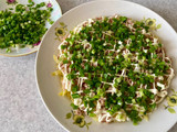 Крабовый салат с зелёным луком