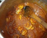 Foto del paso 2 de la receta: Tallarines en salsa roja y champiñones