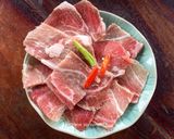รูปขั้นตอนการทำที่ 1 ของ หมูสไลด์กะเพรากรอบ