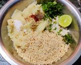 A picture of step 4 of Sabudana Vada.