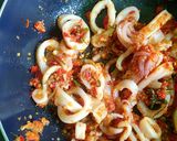 Foto langkah ke 4 dari resep Cumi Pedas Kemangi.