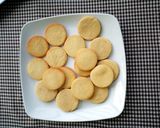 A picture of step 4 of Emoji Cookie's.