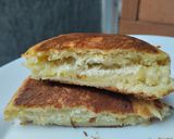 Foto del paso 3 de la receta: Sánduche🧇🧀🍅de queso🫔🧀en almojábana🥐casera con salsa de tomate🥯🍅🥫