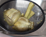 Foto del paso 2 de la receta: Chuleta de aguja de cerdo en airfryer y alcachofas con tomate