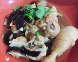 รูปขั้นตอนการทำที่ 4 ของ ไก่ต้มน้ำปลาใส่เห็ดหอม