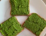 Zöldborsókrémes pirítós recept fázis 3 fotója