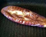 Gambar langkah 1 resipi Terung Bakar Telur Sambal Mentah.