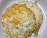 Foto langkah ke 1 dari resep Telur Ceplok Kuah Kecap.