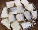 Hình bước làm 2 của món Cơm ngon nhà Huý 🏡: Khô cá dứa chiên - Canh chua tôm