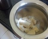 A picture of step 2 of Banana shake.