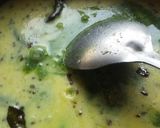 A picture of step 5 of Palak kadhi.