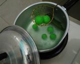 Foto langkah ke 6 dari resep Bola Singkong Kuah Susu.