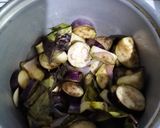 Foto langkah ke 1 dari resep Terong Tahu Pong Kuah Santan.