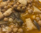 Foto del paso 9 de la receta: Garbanzos con Sepia, Puerros y Alcachofas…