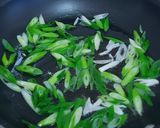 A picture of step 5 of Beef Udon Noodles Soup.