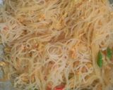 Foto langkah ke 4 dari resep Bihun udang goreng.