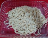 A picture of step 3 of Veg Schezwan Noodles.