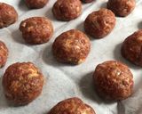 Foto langkah ke 1 dari resep Swedish Meatballs (Bakso Ikea).