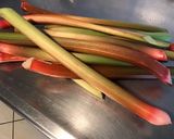 Une image de l'étape 1 de Tarte à la rhubarbe et crème de cassis (pâte brisée épeautre lait vanille).
