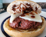 Foto del paso 6 de la receta: Hamburguesa casera Tex-mex con cebolla caramelizada y queso