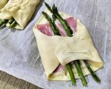 Foto del paso 5 de la receta: Hojaldre de espárragos y bacon con bechamel trufada