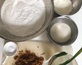 Foto langkah ke 1 dari resep Kue Cucur.