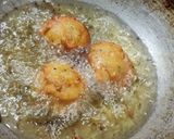 A picture of step 3 of Street Style Vadapav.