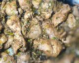 A picture of step 3 of Simple garlic fried chicken🧄🍽🍗.