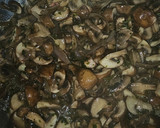Foto del paso 4 de la receta: Espaguetis con champiñones, ajos, cayena y alcaparras