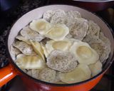 Foto del paso 2 de la receta: Ravioli rellenos de queso y trufa con salsa de brécol