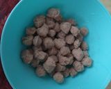 A picture of step 3 of Soya Chunks Wrap.