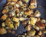 A picture of step 2 of Methi Aloo.